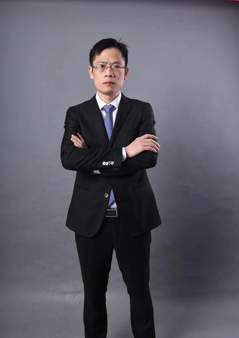 雷春 包装与印刷设计负责人